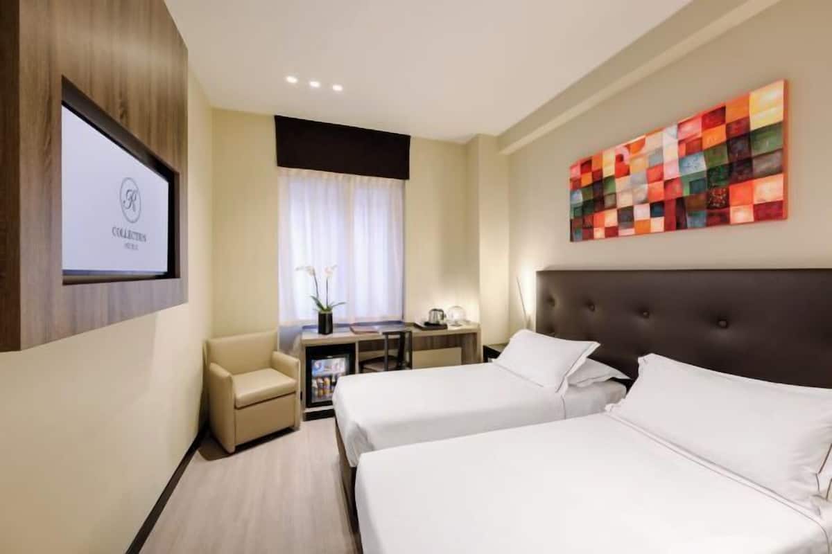 Minibar, värdeförvaringsskåp på rummet, unika möbler och skrivbord