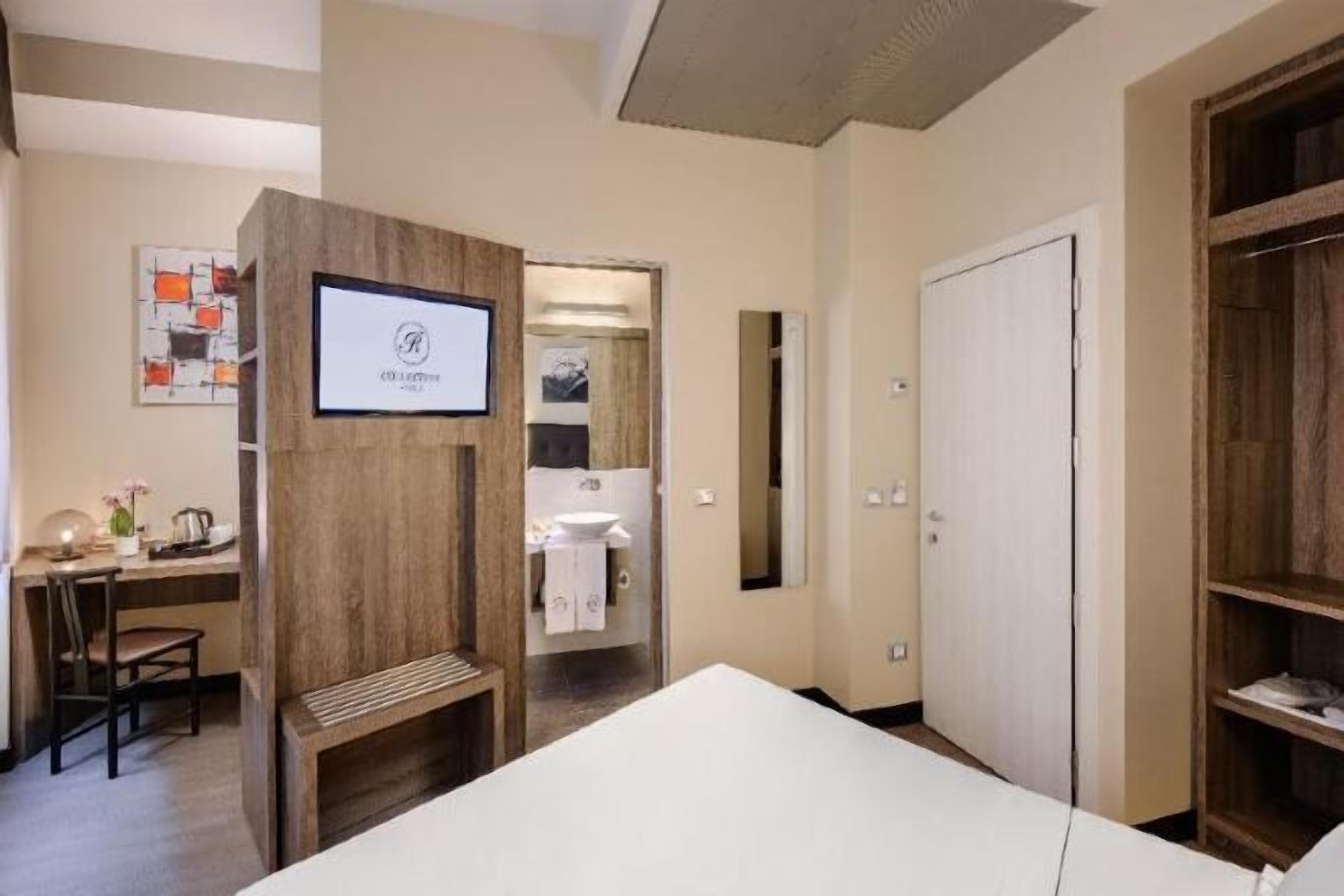 Minibar, in-room safe, individually furnished, desk