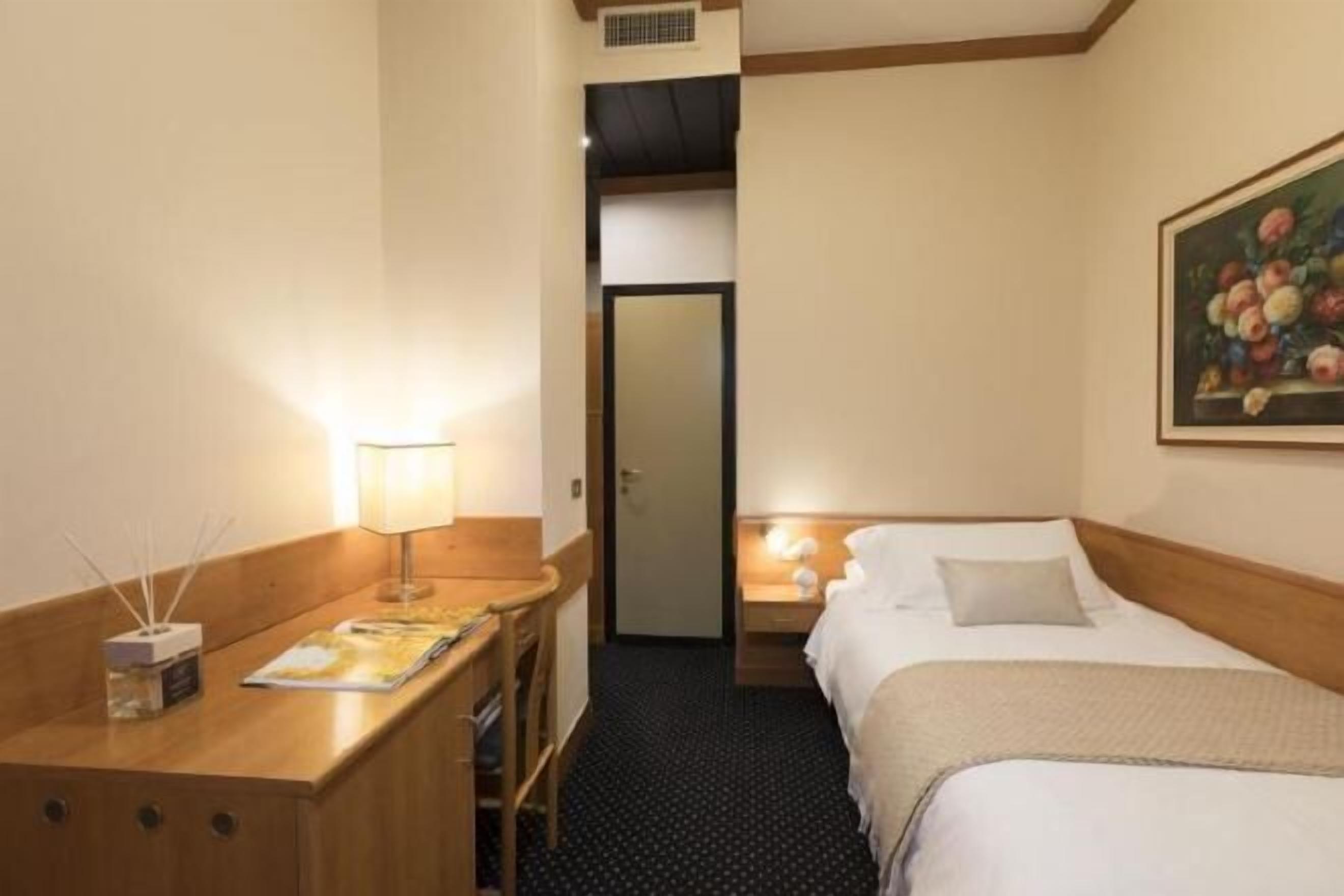 Minibar, in-room safe, individually furnished, desk