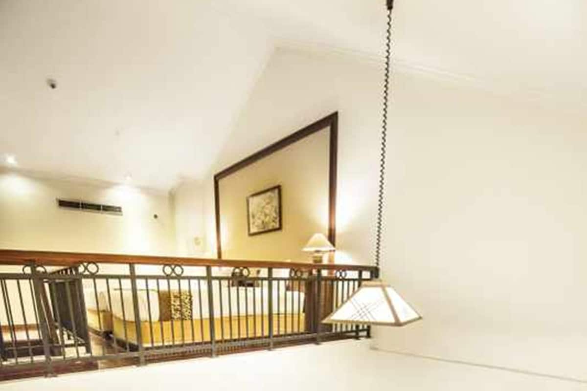 Family Suite | In-room safe, desk, laptop workspace, soundproofing