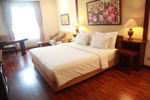 Business Double Room | In-room safe, desk, laptop workspace, soundproofing - Arion Suites Hotel Bandung (Bandung)