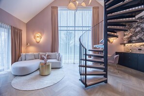 Penthouse | Wohnbereich | 42-Zoll-Flachbildfernseher mit Kabelempfang, Fernseher