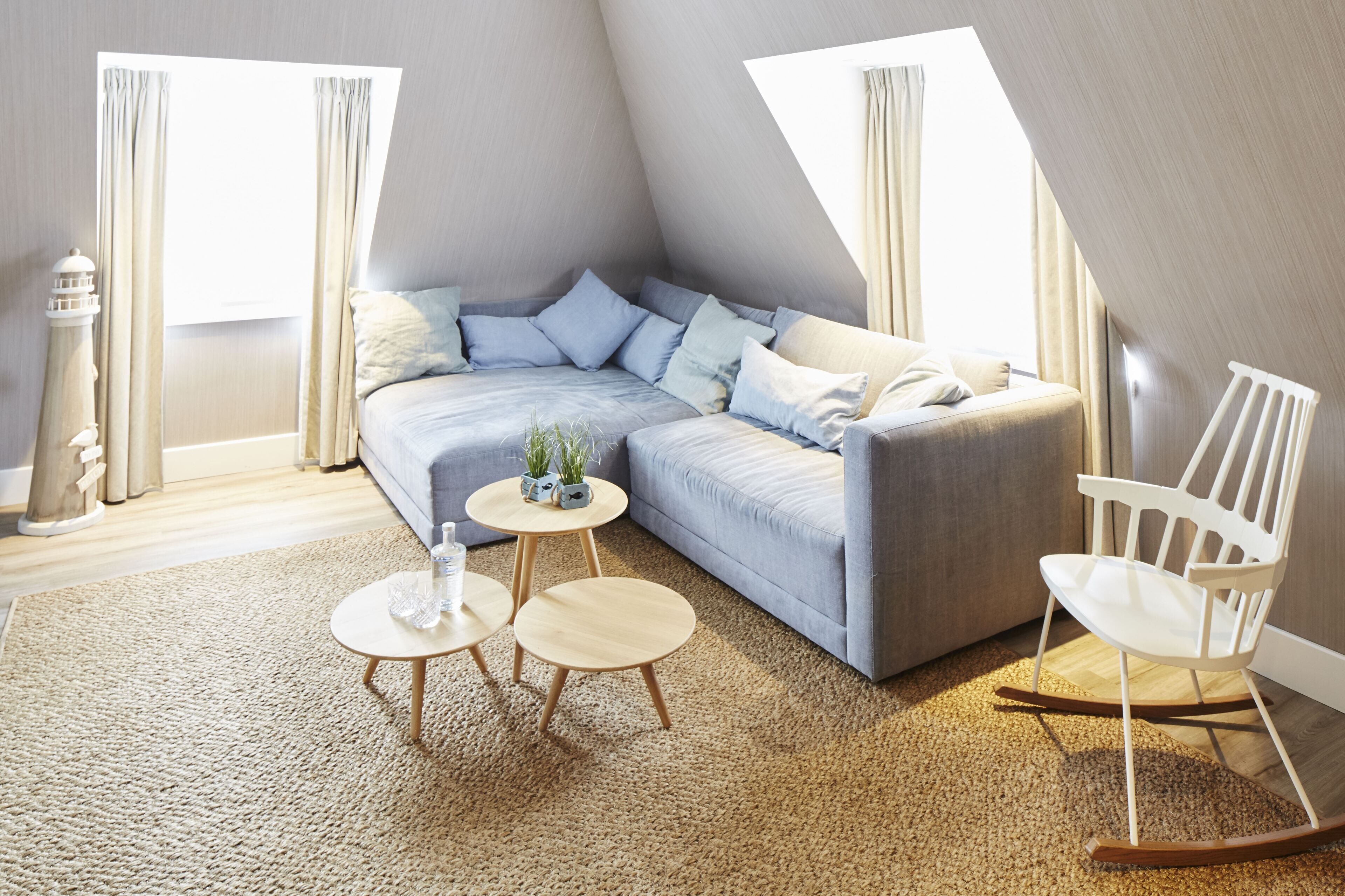 42-inch flat-screen tv with cable channels, tv