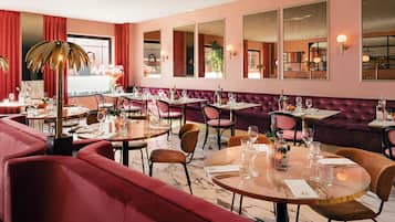 Tägliches Frühstücksbuffet gegen Gebühr
