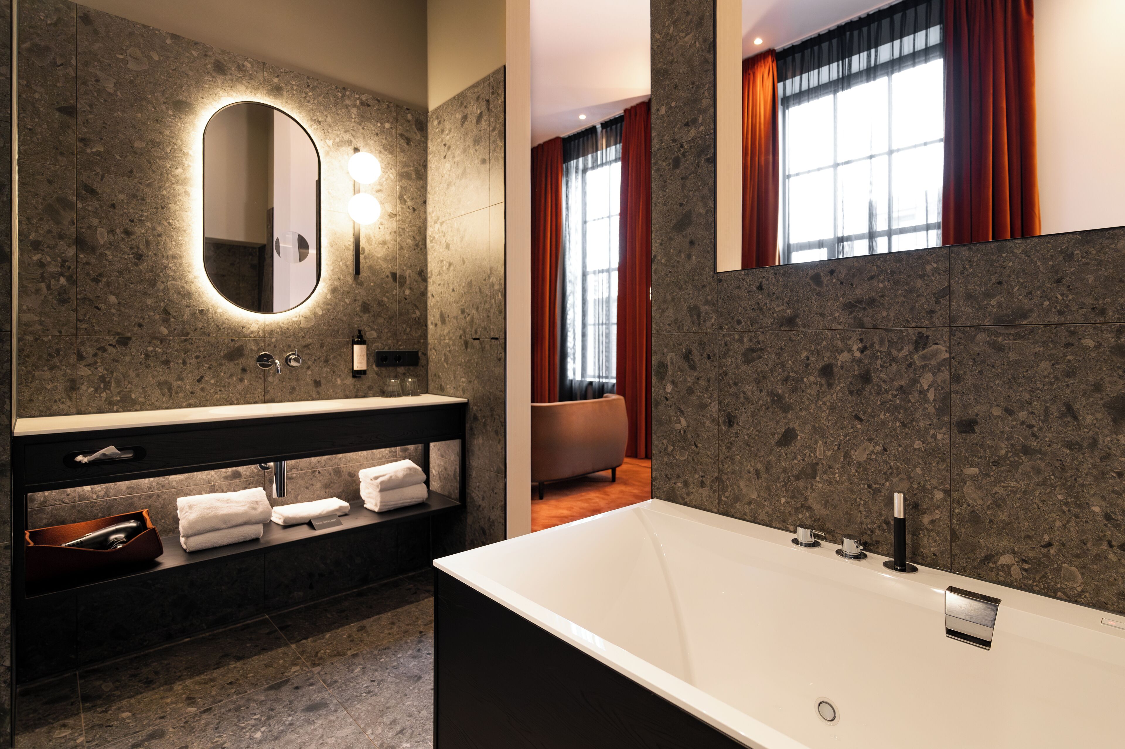 loft with bath | 1 bedroom, hypo-allergenic bedding, in-room safe, desk