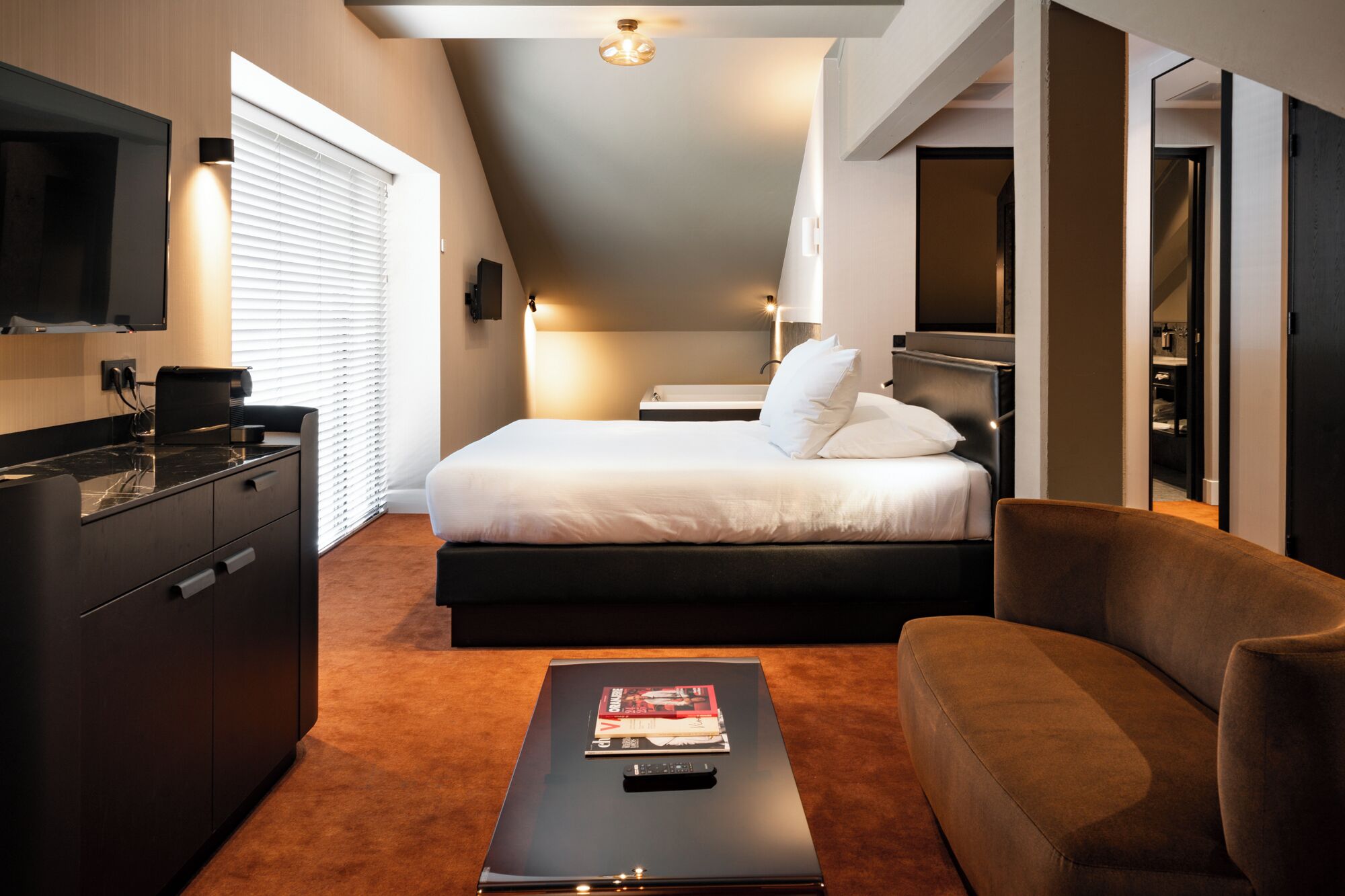 cosy suite | 1 bedroom, hypo-allergenic bedding, in-room safe, desk