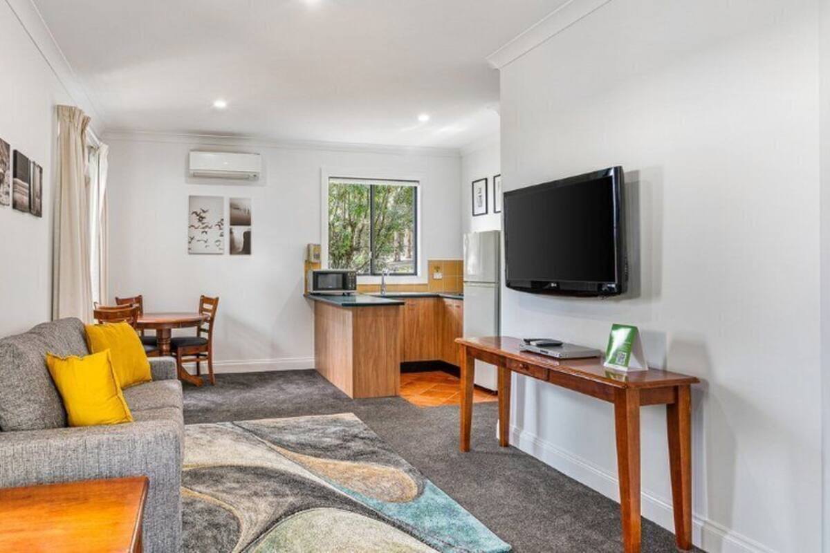 blackout curtains, iron/ironing board, cots/infant beds, bed sheets