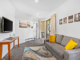 Apartamento, 2 camas de matrimonio | Cortinas opacas, tabla de planchar con plancha, cunas (de pago)