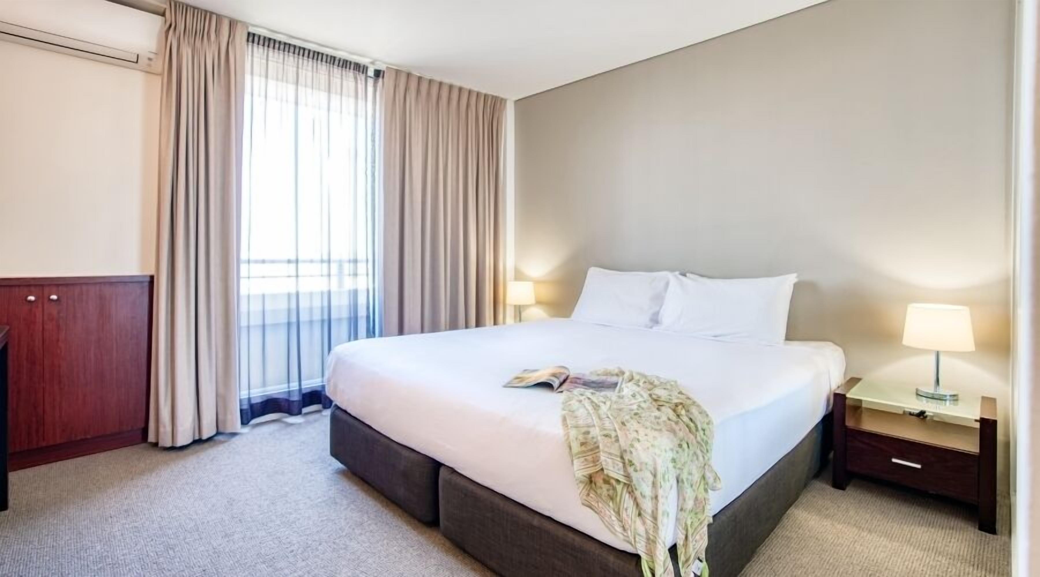 Premium bedding, in-room safe, desk, blackout drapes