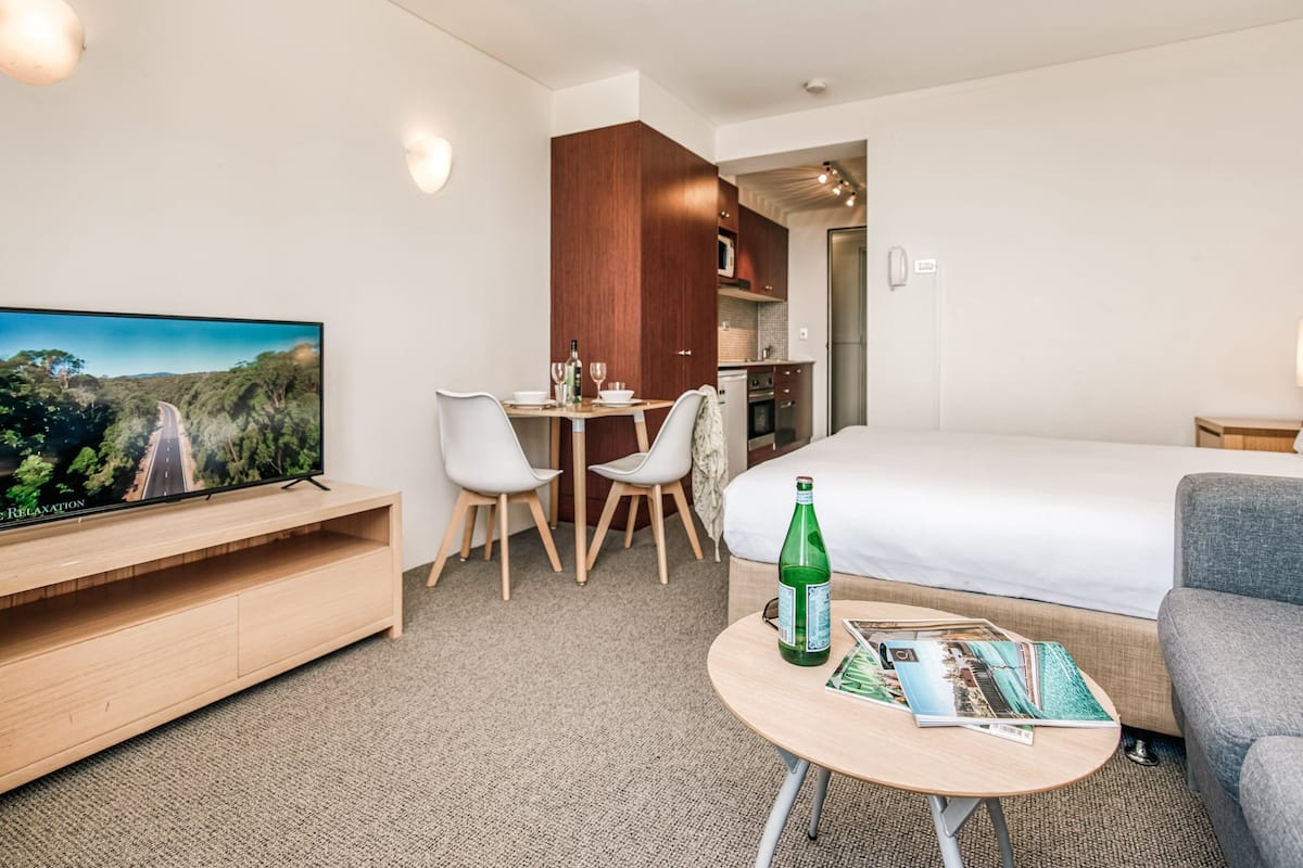 Superior Studio | 1 bilik tidur, peralatan tempat tidur premium, peti besi dalam bilik
