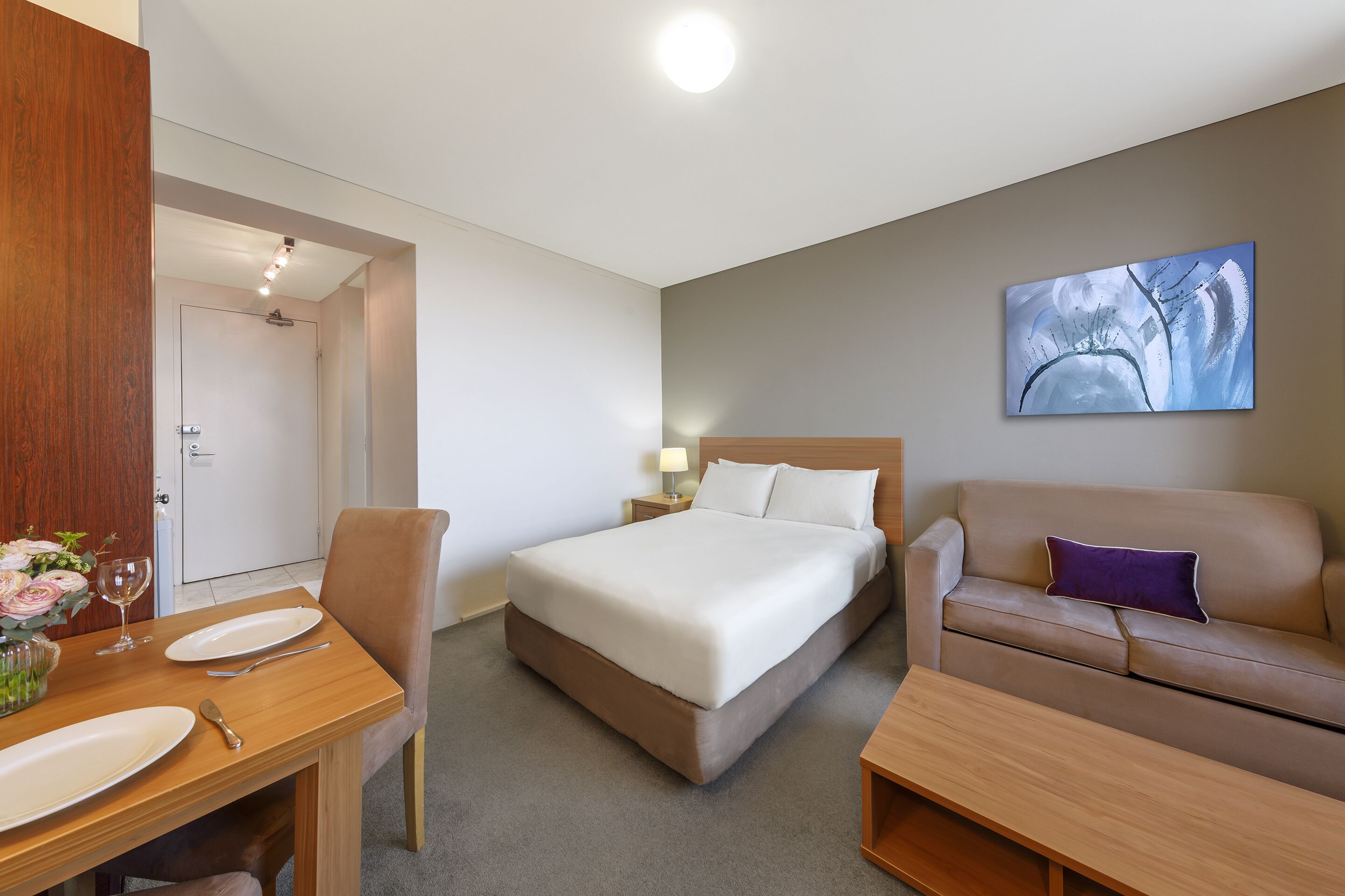 Park Regis Concierge Apartments — image 12