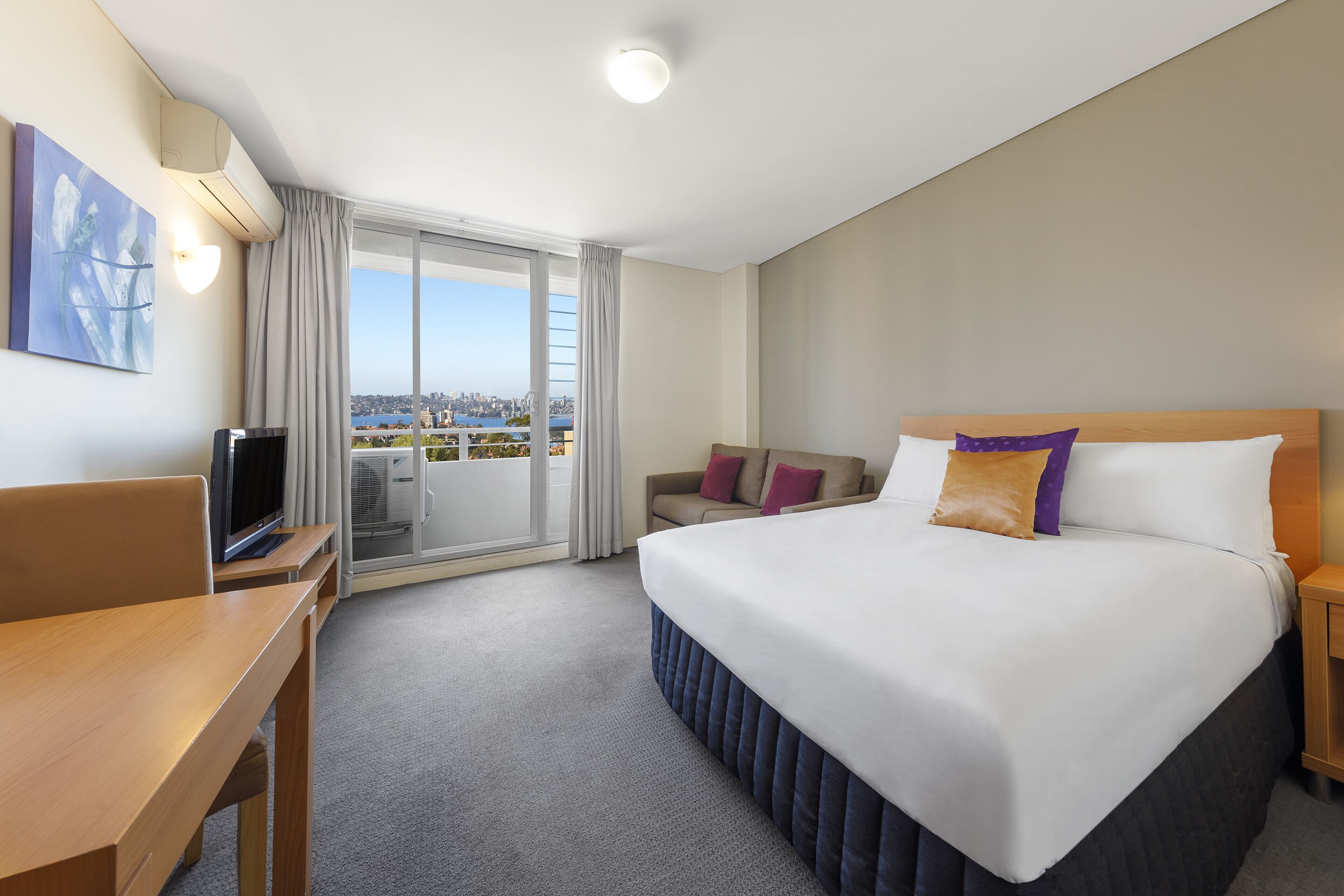 Park Regis Concierge Apartments — image 11