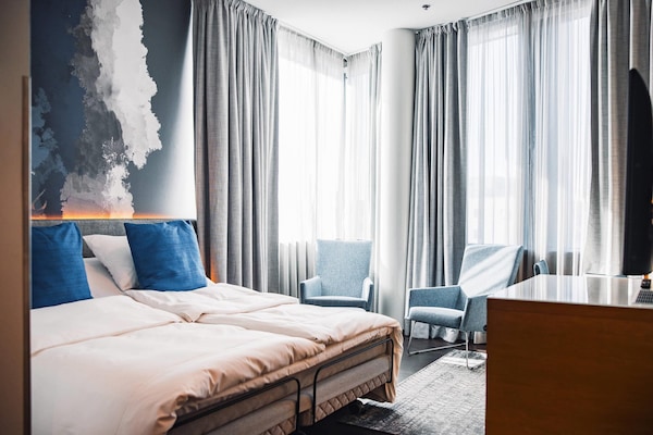 Ropa de cama hipoalergénica y minibar