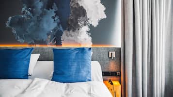 Camera Deluxe, 1 letto king, non fumatori | Biancheria da letto ipoallergenica, minibar, una cassaforte in camera