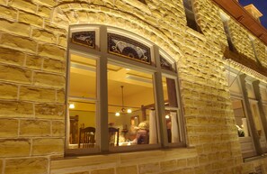 Exterior detail - Midland Railroad Hotel (Wilson)