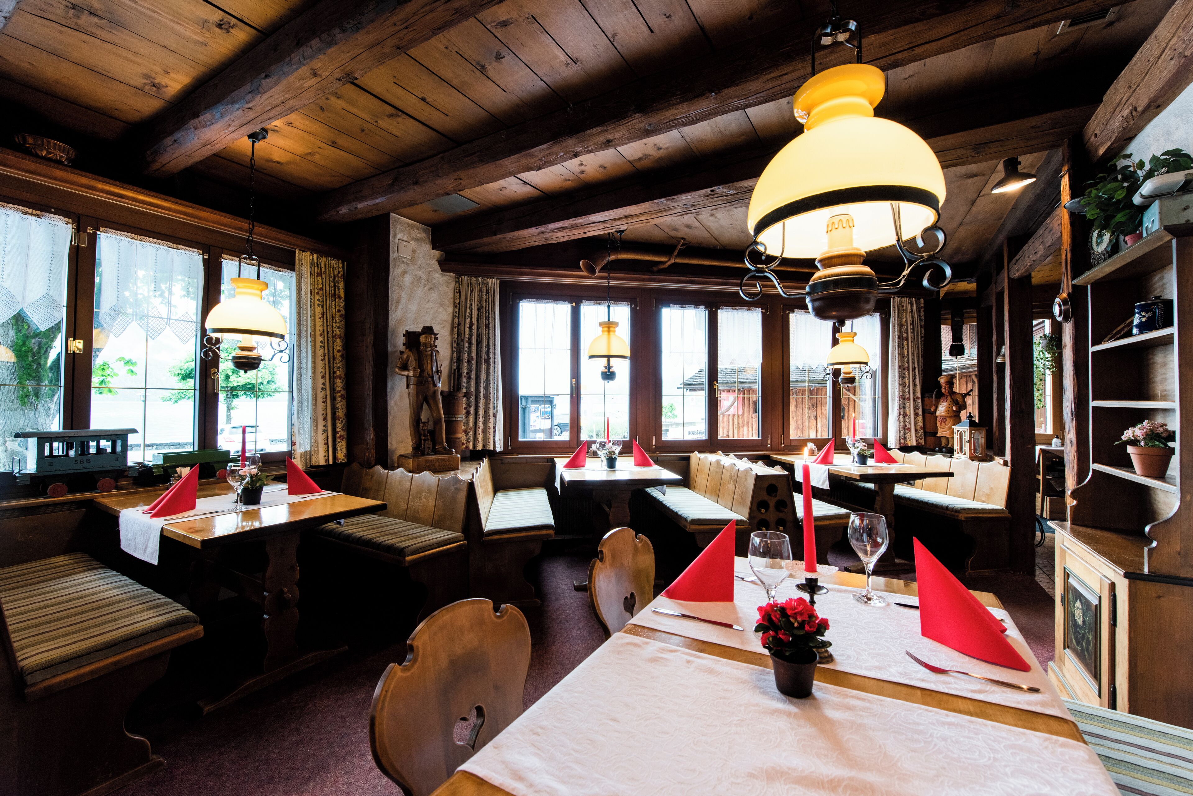 2 restaurants, breakfast, lunch, dinner served; french cuisine