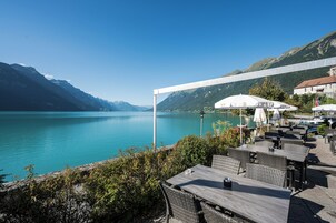 2 restaurants, breakfast, lunch, dinner served; French cuisine