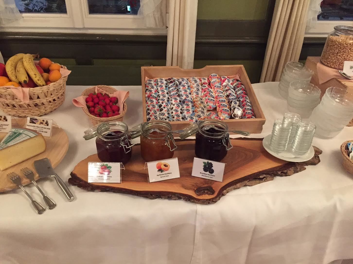 Tägliches inbegriffenes Frühstücksbuffet