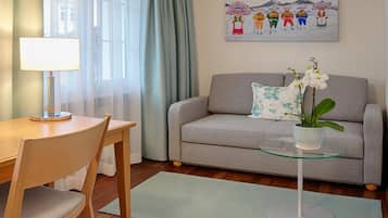 Chambre Double Confort | Salle de séjour