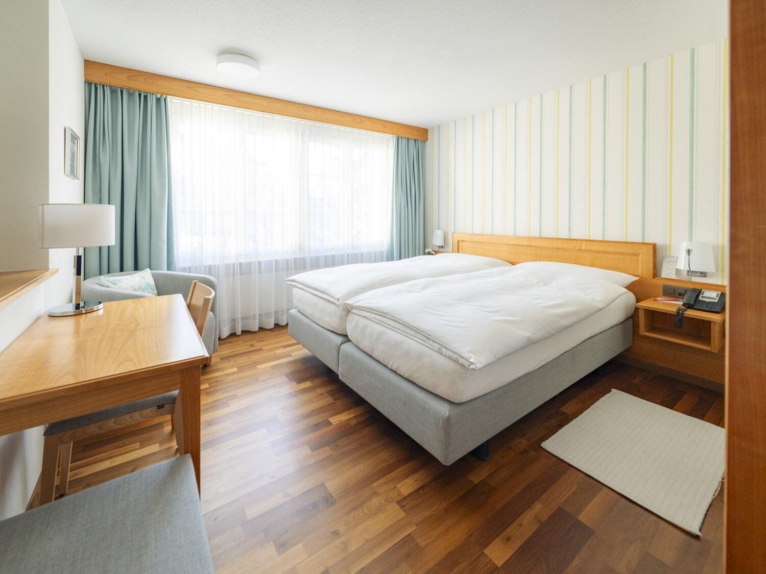 Habitació doble | Roba de llit hipoal·lergògena, minibar i caixa forta a l'habitació 