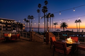 Terrace/patio - SeaCrest OceanFront Hotel (Pismo Beach)