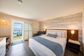 Egyptian cotton sheets, premium bedding, pillowtop beds, in-room safe - SeaCrest OceanFront Hotel (Pismo Beach)