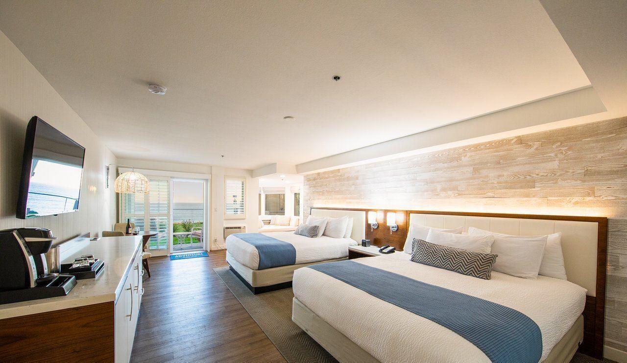 Premium bedding, pillowtop beds, in-room safe, desk