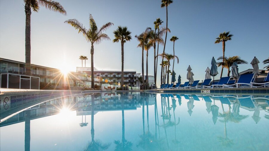 SeaCrest OceanFront Hotel