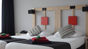 Coffres-forts dans les chambres, bureau, rideaux occultants