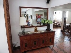 Interior - Perak Hotel (Singapore)