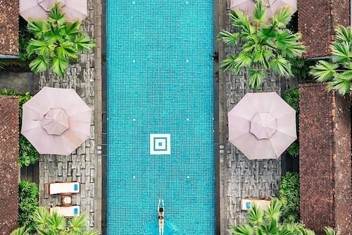 3 outdoor pools