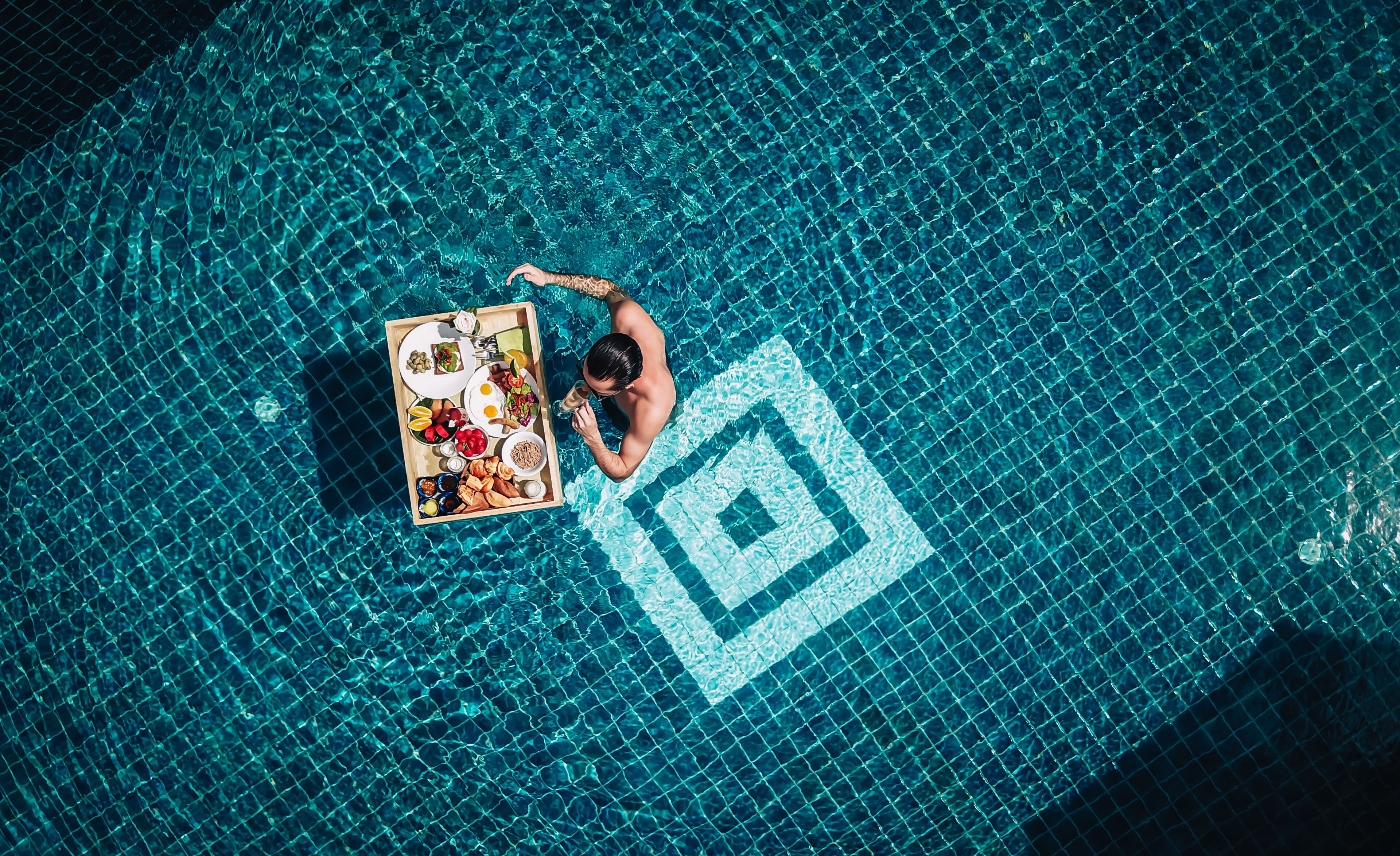 3 outdoor pools