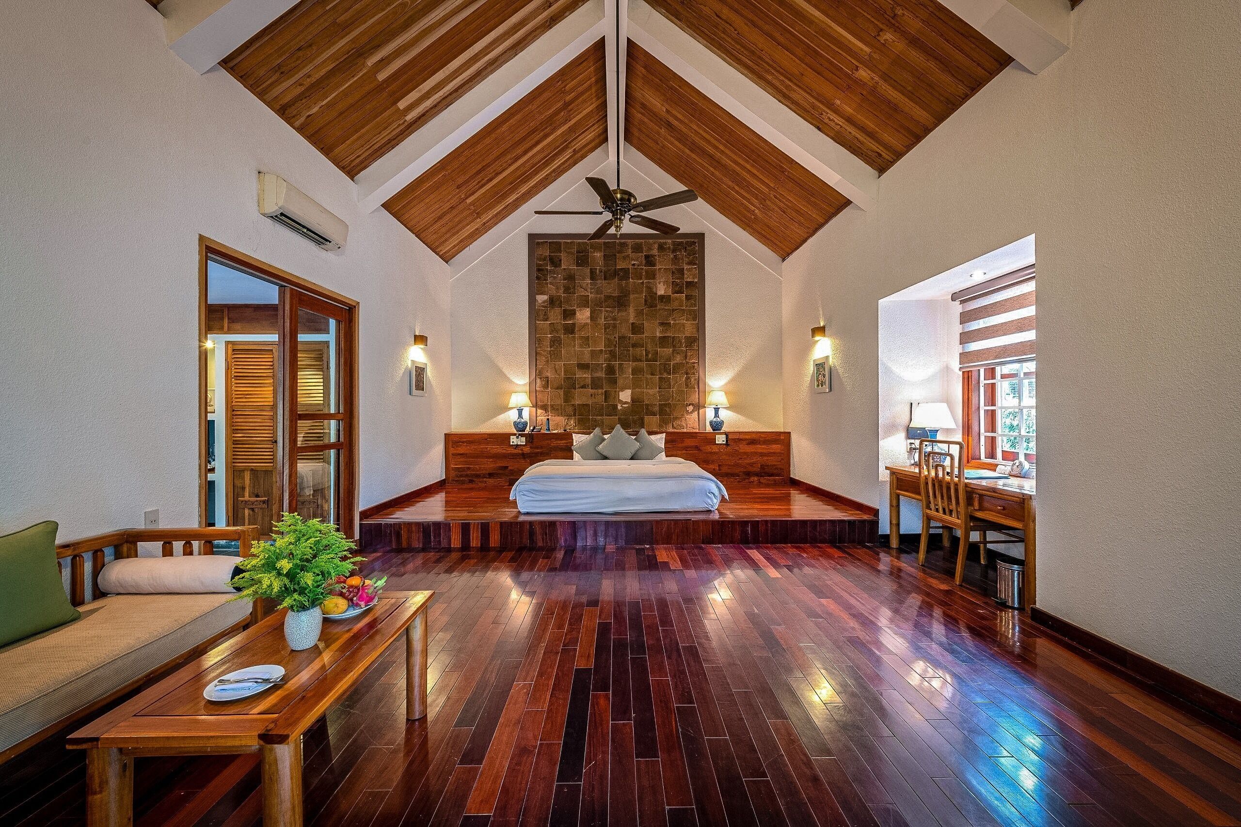 Plunge Pool Villa with Free Benefit & Spa | Minibar, in-room safe, desk, blackout drapes