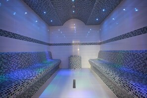 雙人療程室、三溫暖烤箱、蒸氣室、土耳其浴、美體療程、芳療
