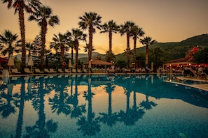 Poolside bar - Dalyan Resort - Special Class (Ortaca)