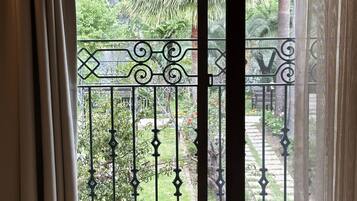 Deluxe-Zimmer | Hochwertige Bettwaren, Minibar, Zimmersafe, Verdunkelungsvorhänge