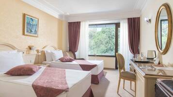 Minibar, desk, free WiFi