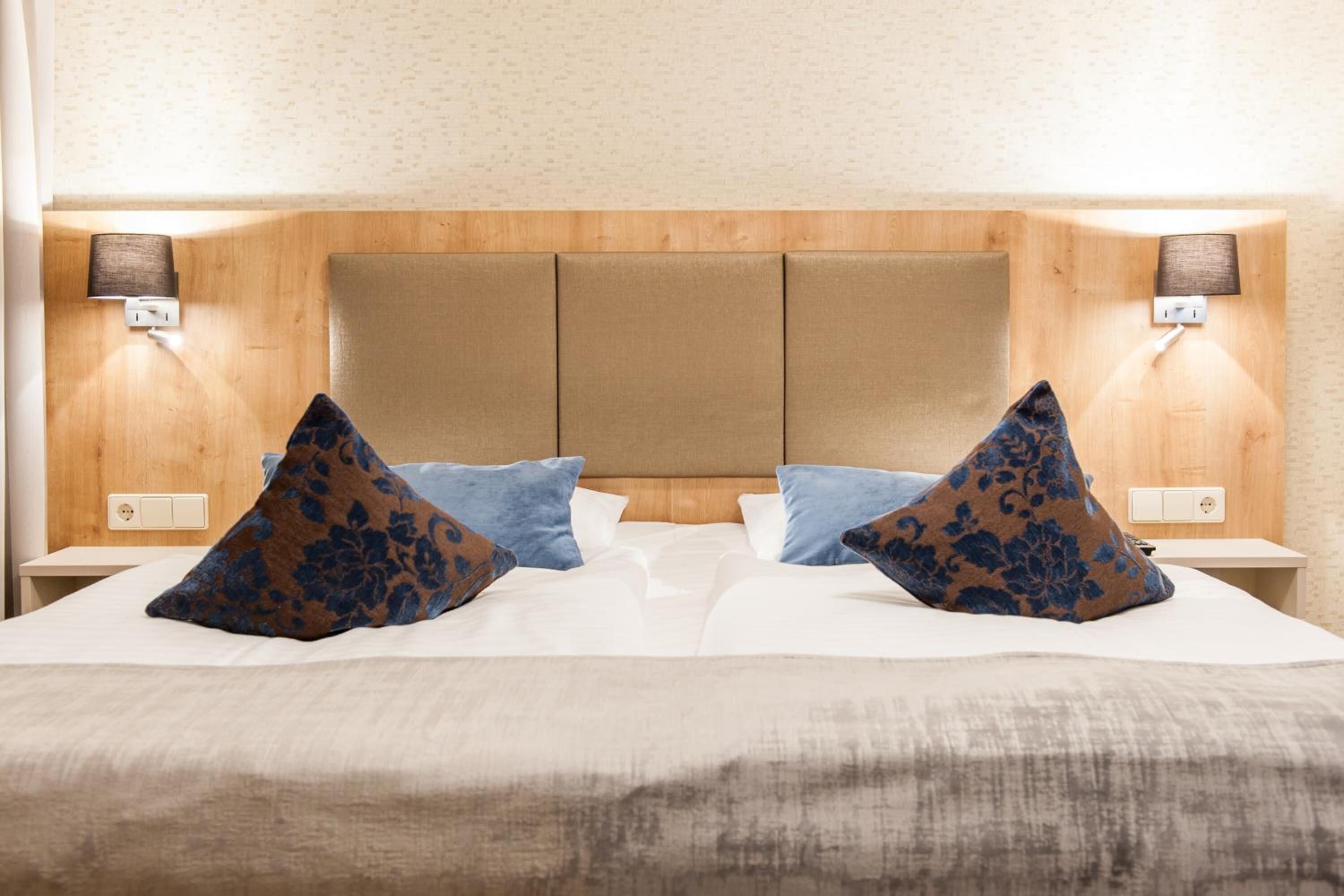 comfort double room | 1 bedroom, hypo-allergenic bedding, desk, laptop workspace