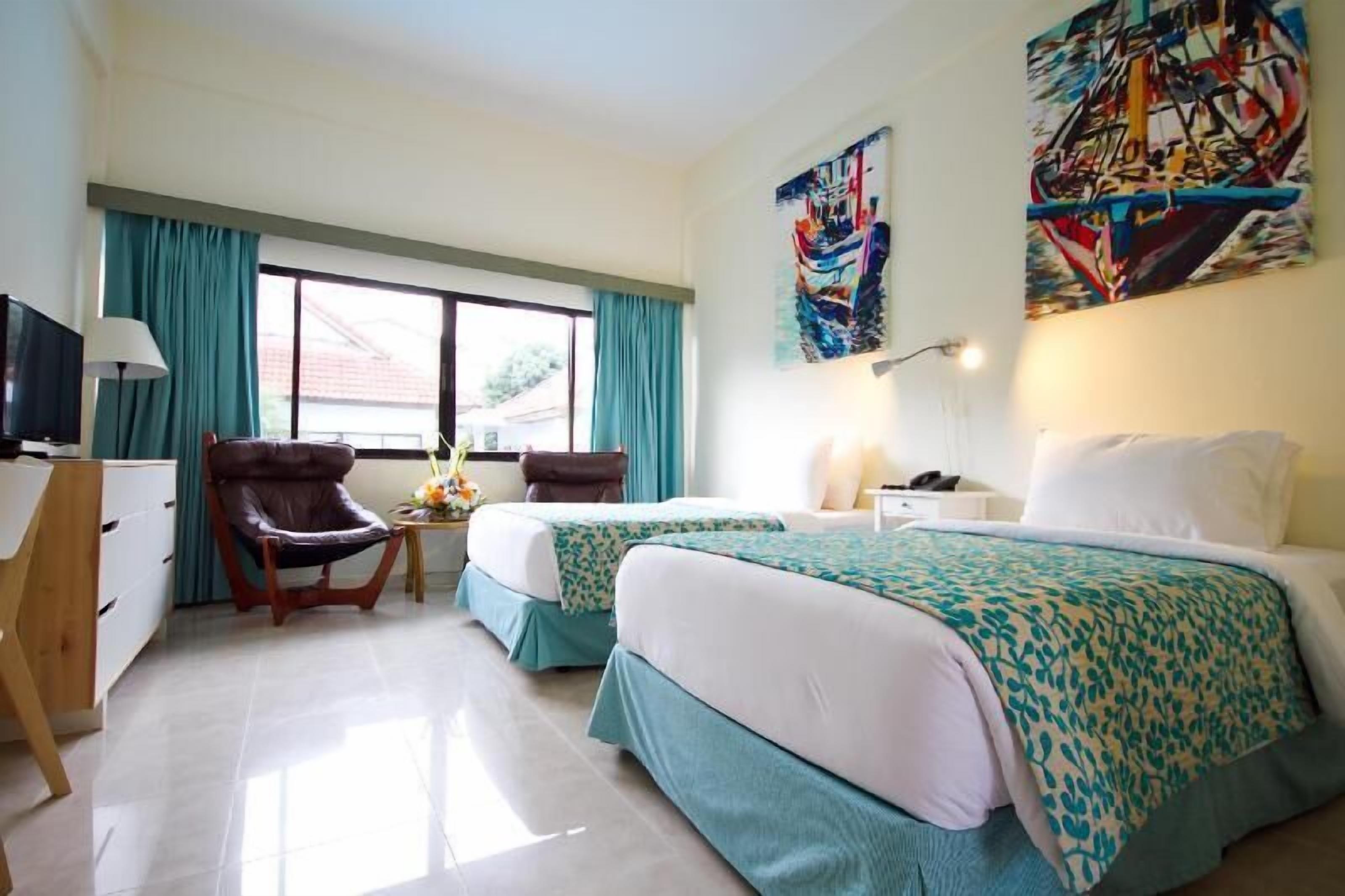 In-room safe, soundproofing, free WiFi