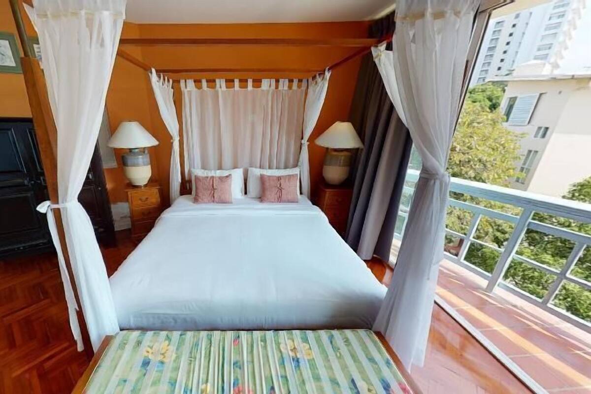 In-room safe, soundproofing, free WiFi