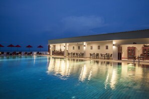 Bar (on property) - Chom View Hotel (Hua Hin)