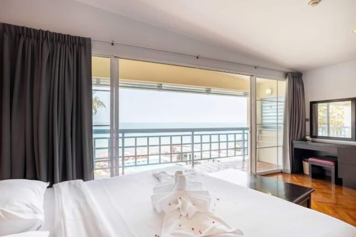 1 bedroom, in-room safe, soundproofing, free WiFi