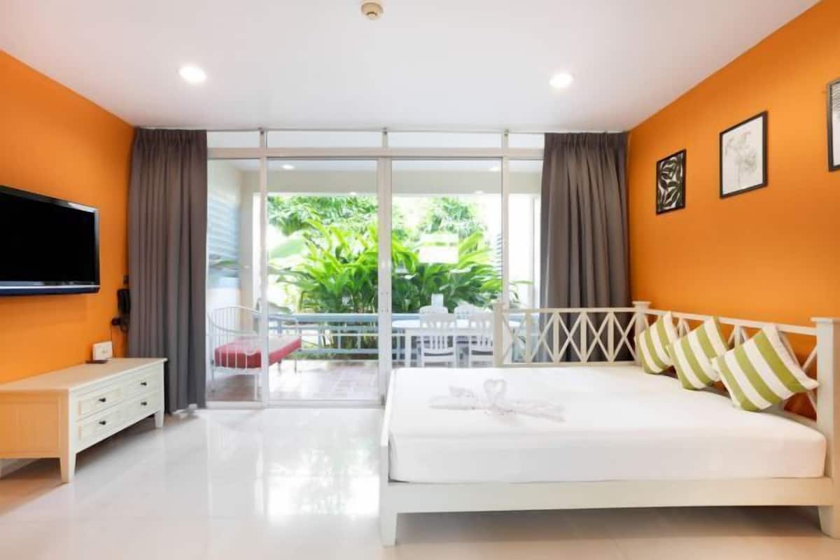 1 bedroom, in-room safe, soundproofing, free WiFi