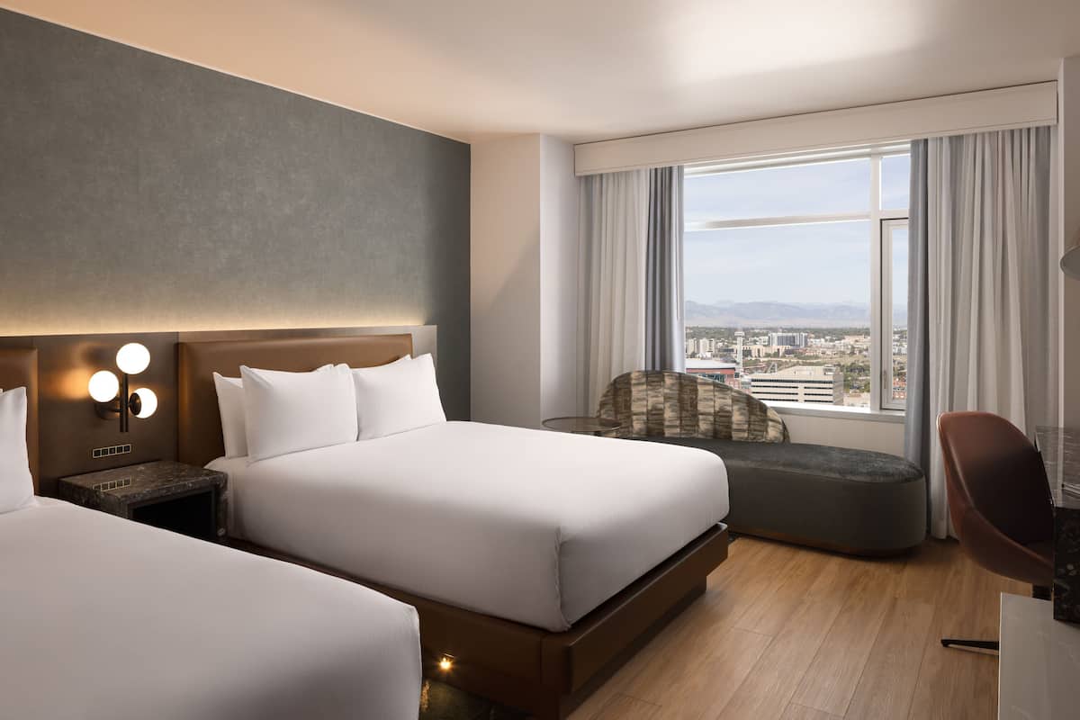 Room, 2 Queen Beds, Mountain View