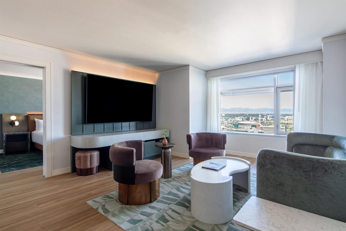 Juniper Suite | Premium bedding, pillow-top beds, in-room safe, desk