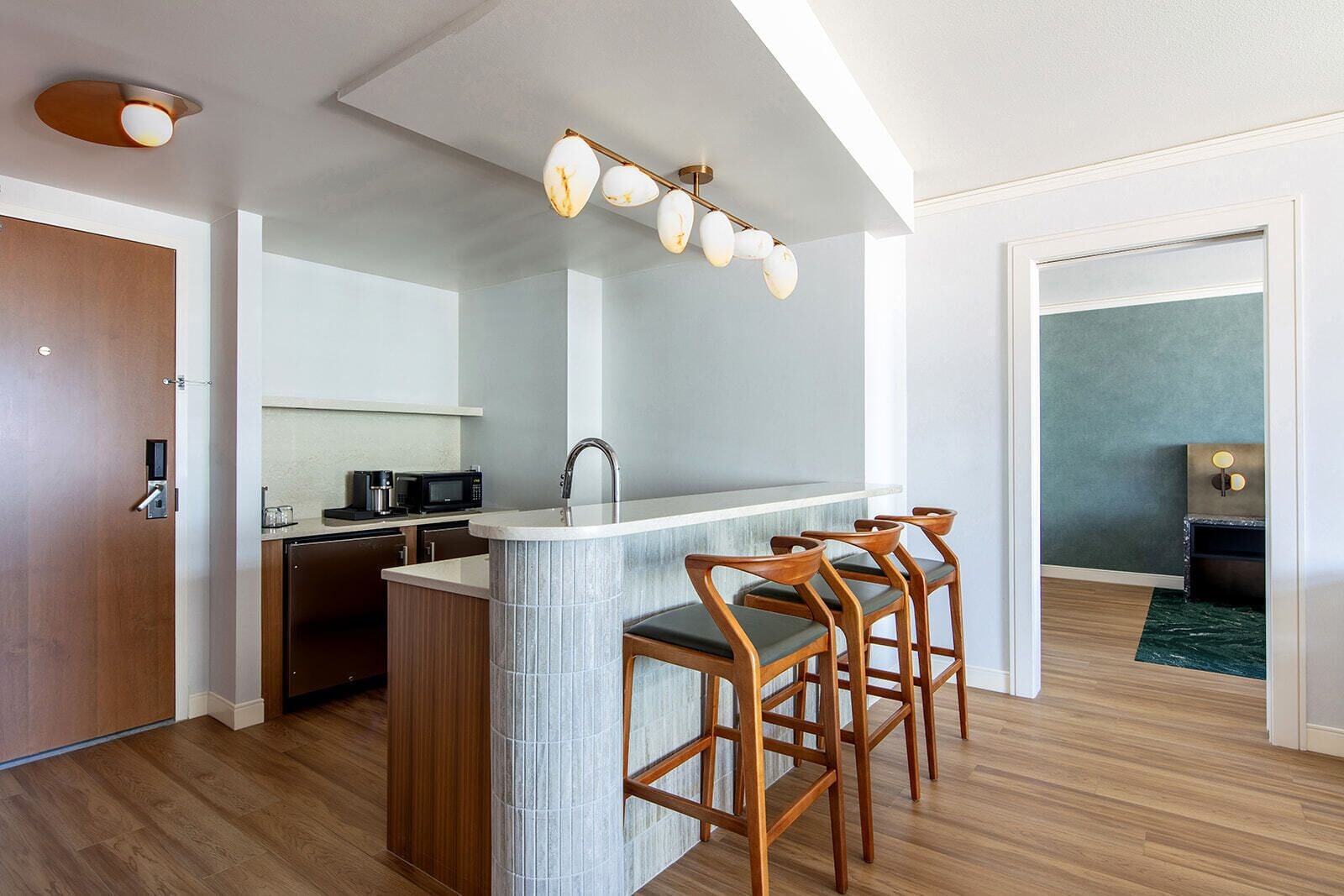 juniper suite | dining room