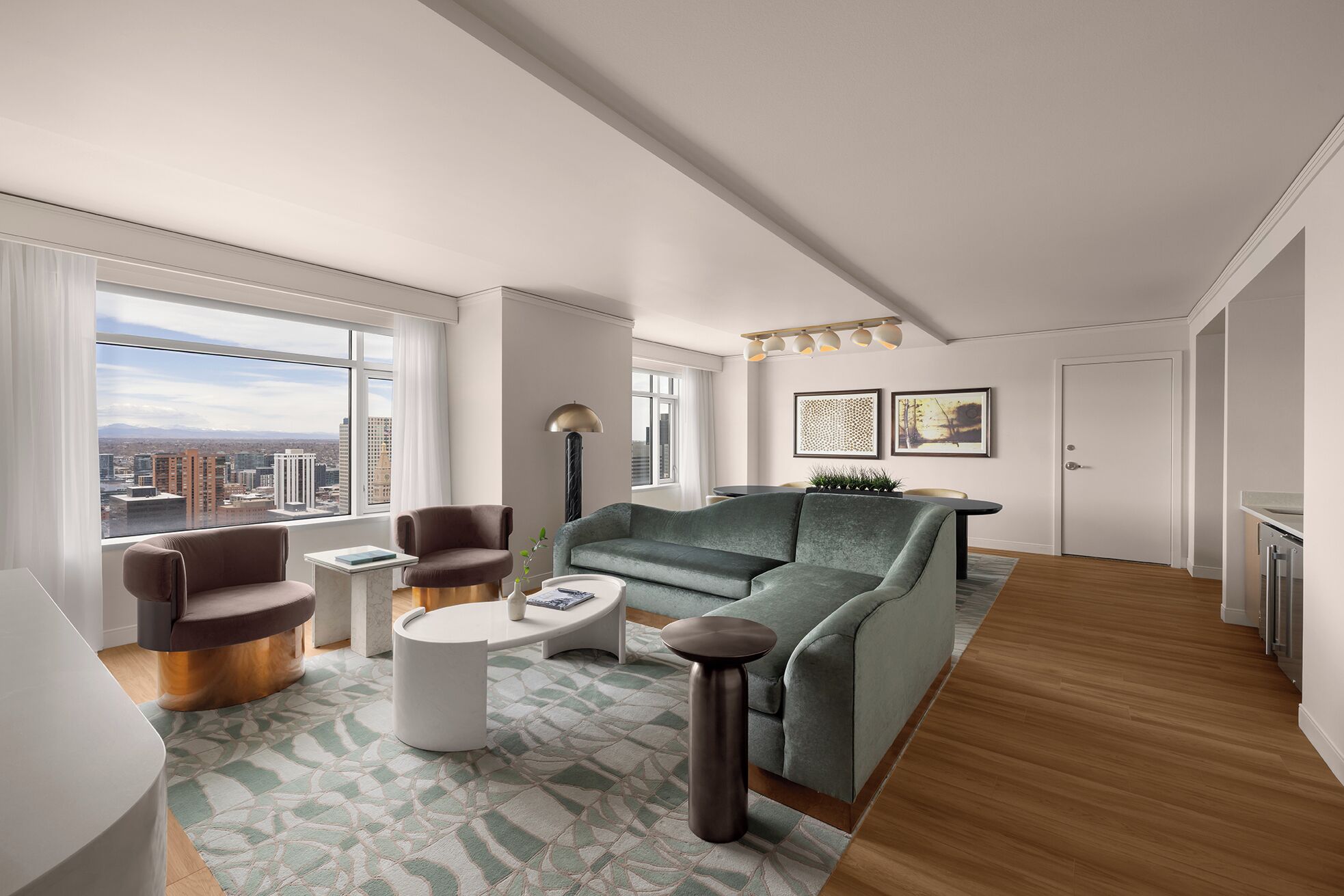 Suite (Cottonwood) | Living room | 46-inch LED TV with cable channels, TV