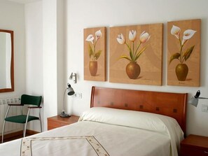 In-room safe, free WiFi, bed sheets