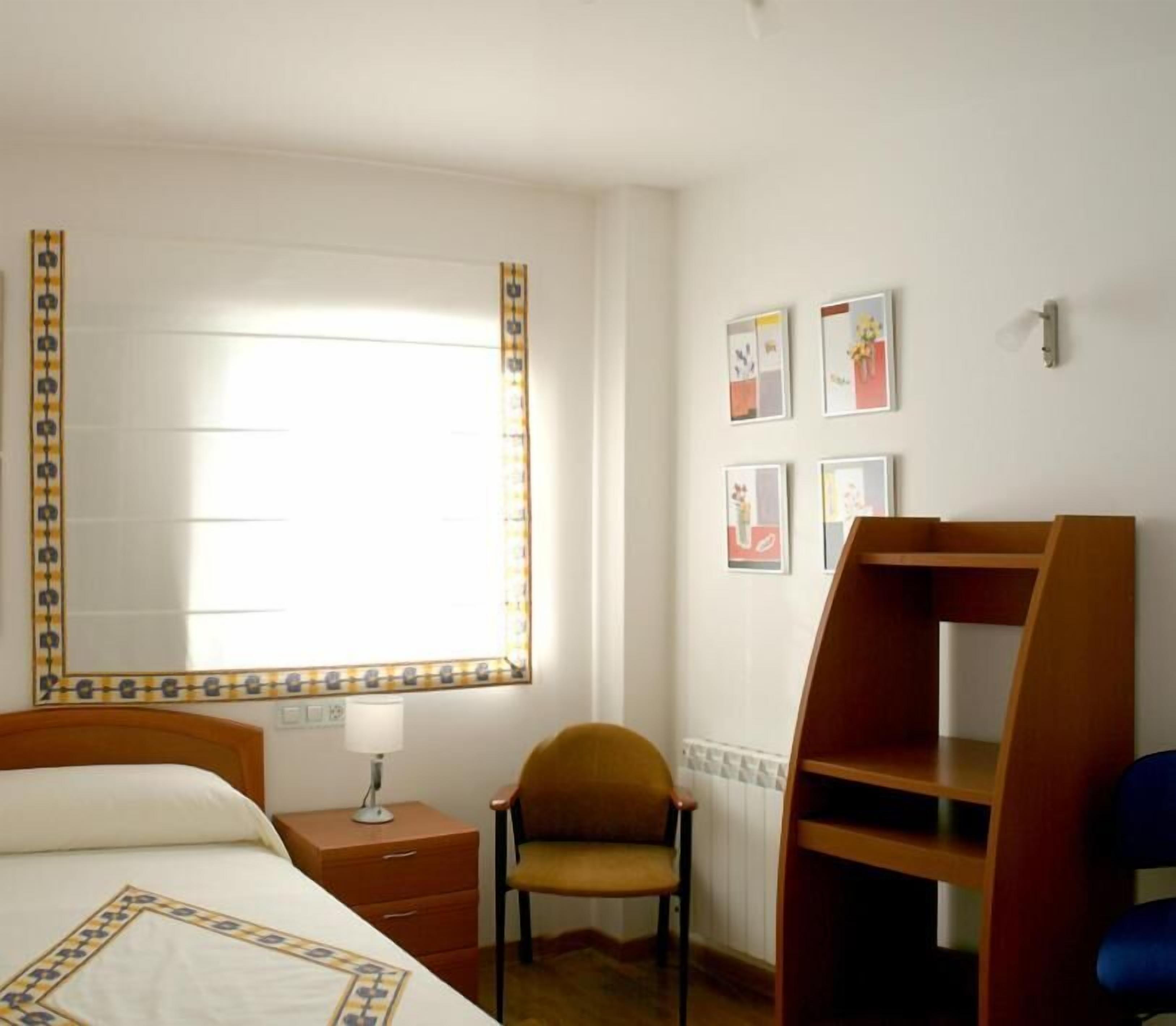 In-room safe, free WiFi, bed sheets
