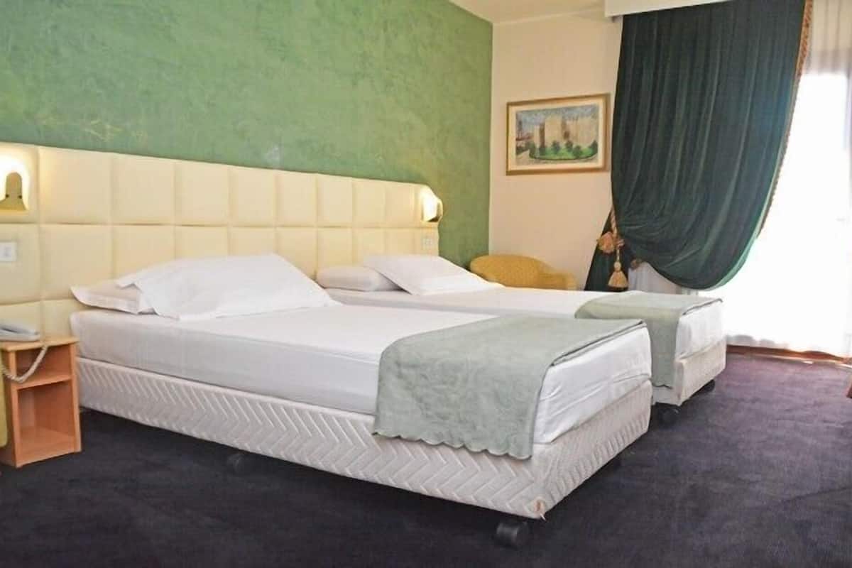 Standard Double Room | Premium bedding, minibar, in-room safe, desk